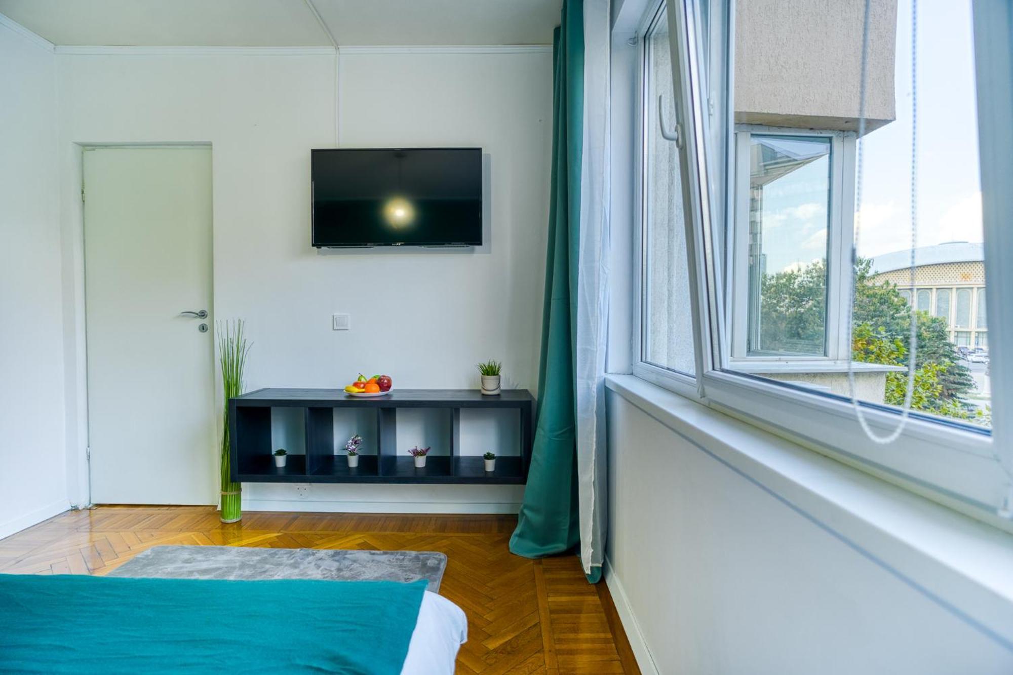 Hacienda Royal Palace - Central Designer Apartment Bucarest Extérieur photo