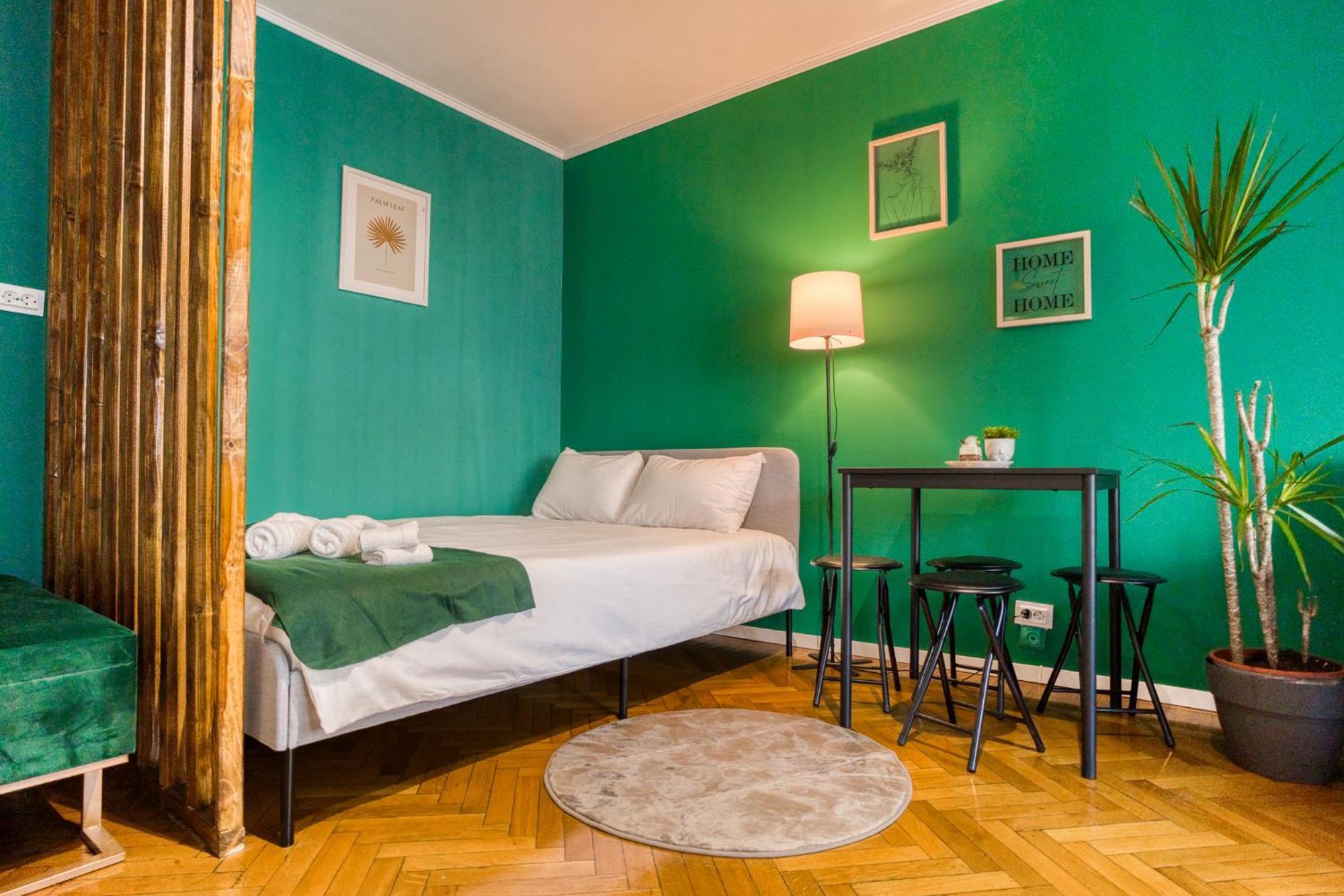 Hacienda Royal Palace - Central Designer Apartment Bucarest Extérieur photo