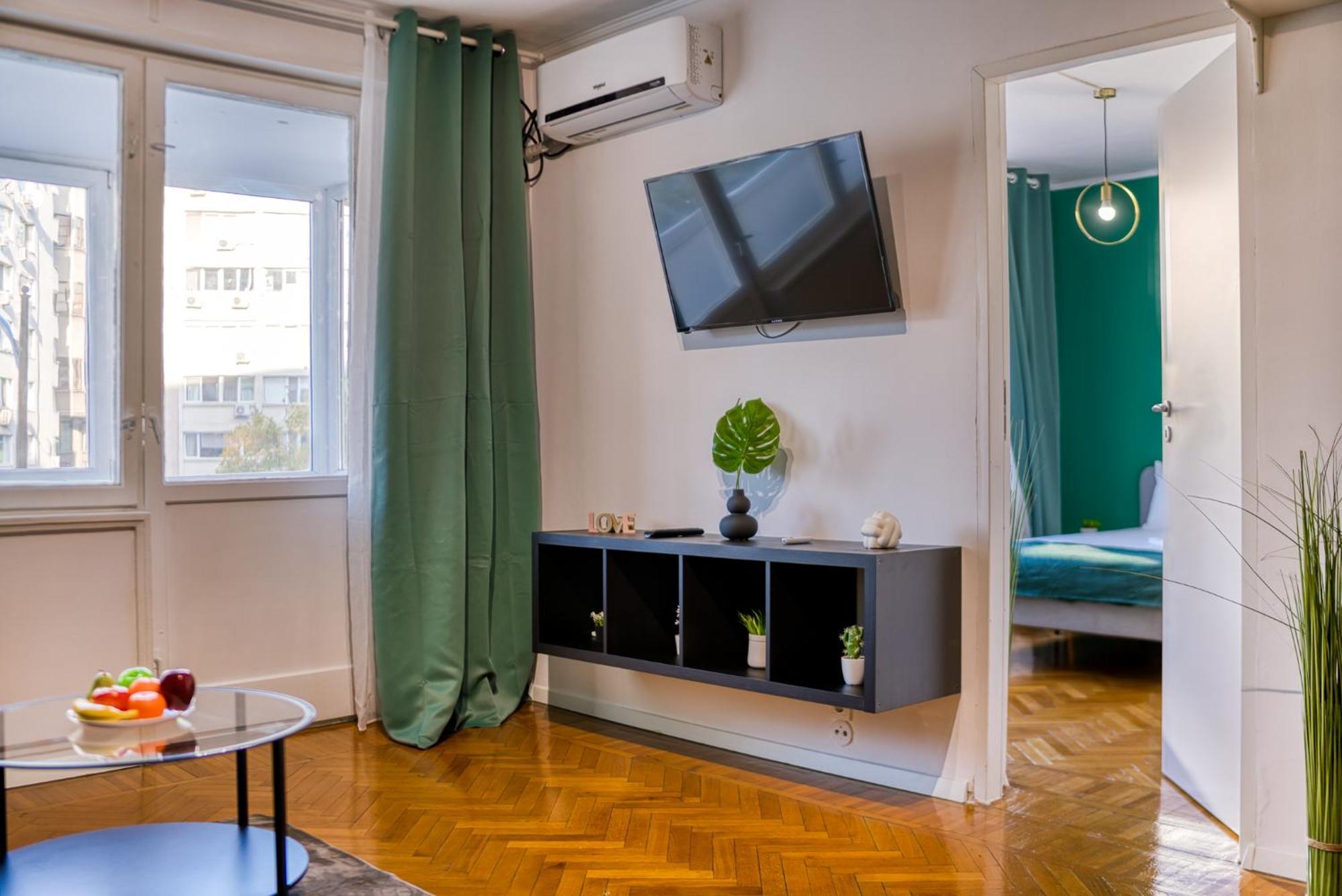 Hacienda Royal Palace - Central Designer Apartment Bucarest Extérieur photo